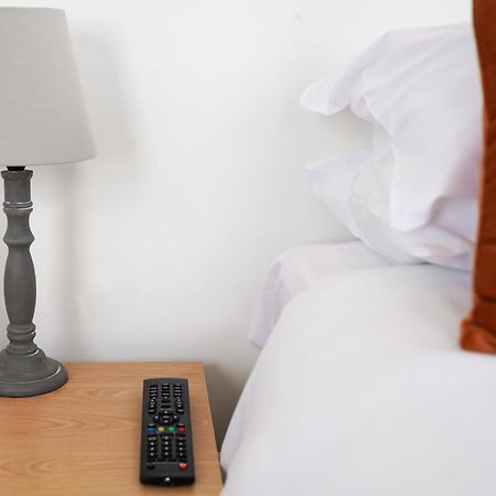 Homesly Guest Rooms, Comfortable En-Suite Guest Rooms With Free Parking And Self Check-In Berwick Upon Tweed Exterior foto